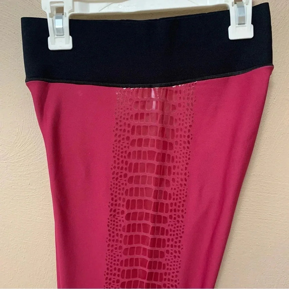 Ultracor Lux Essentials Crocodile Legging in Pink Size Medium - Picture 11 of 15